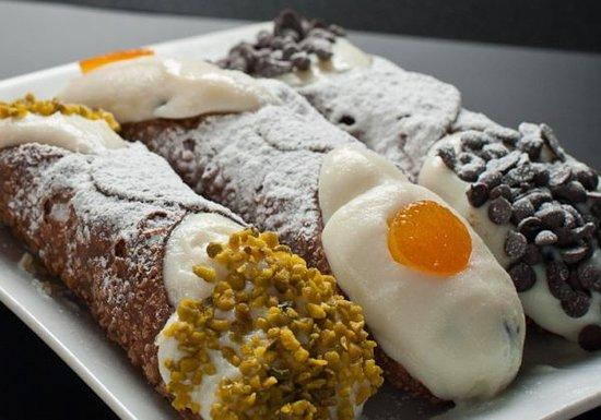 Il Golosone cornetteria rosticceria di notte